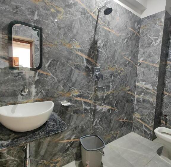 اتاق استاندارد, Rama Inn