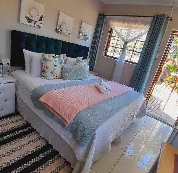 מיטת קינג בסוויטה, Adante Lodge 27 Mlonyeni