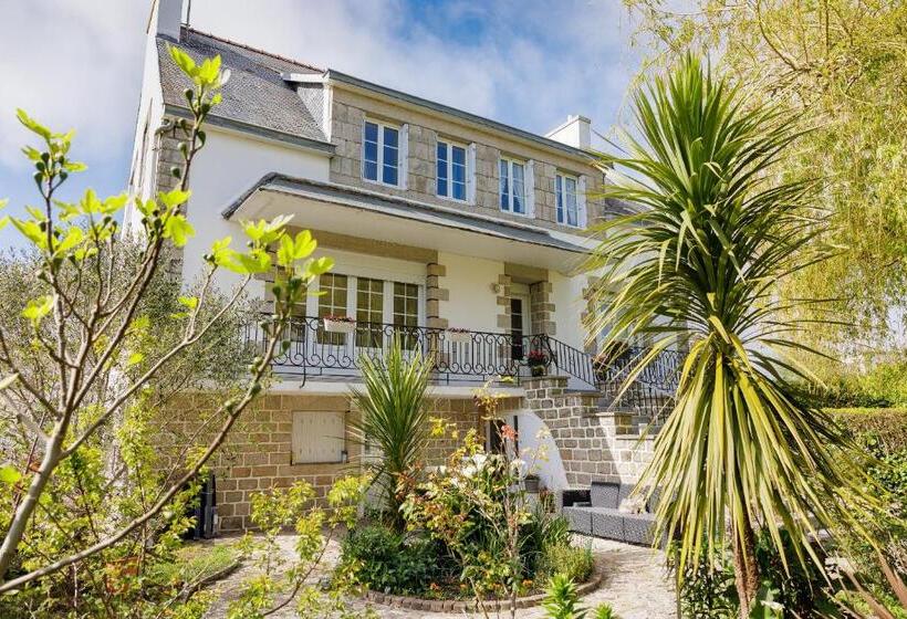 חדר סטנדרט, Arveil