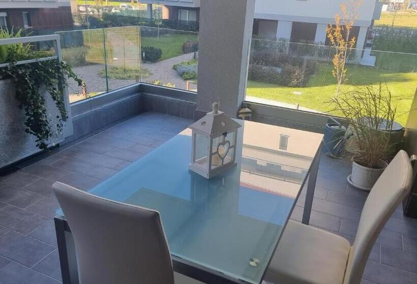 חדר סטנדרט לשלושה עם טרסה, New Living Milano