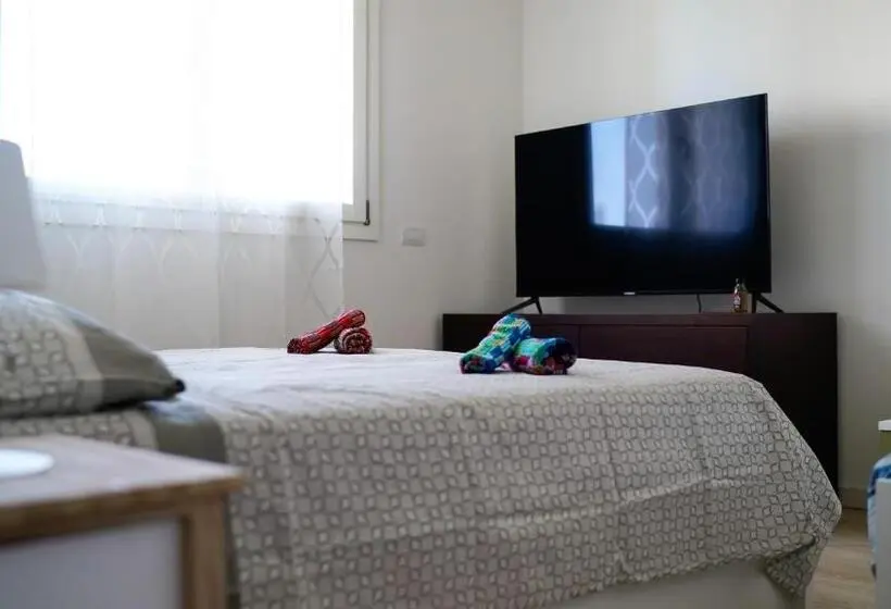 Deluxe Kolmen Hengen Huone, New Living Milano