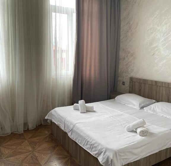 Номер Стандарт, Emilia