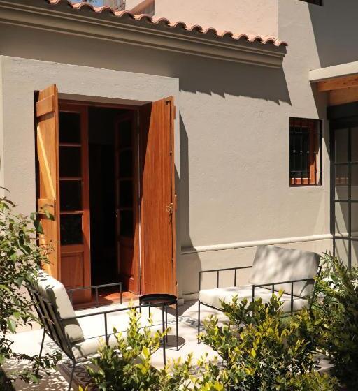 غرفة قياسية مطلّة علي الحديقة, Heura Petit