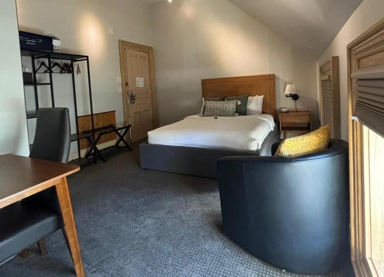 غرفة قياسية, Tahoe Star