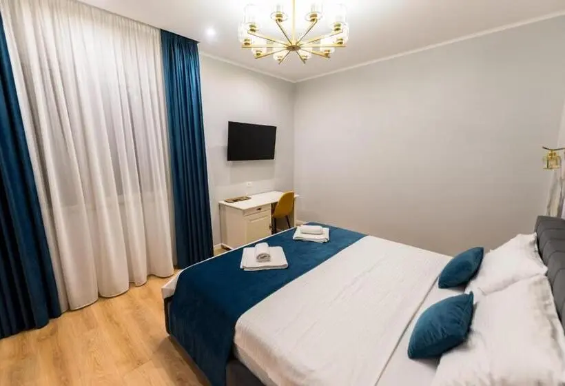 Huoneisto 1 Makuuhuone Allasnäkymä, Kaleh Boutique Villa