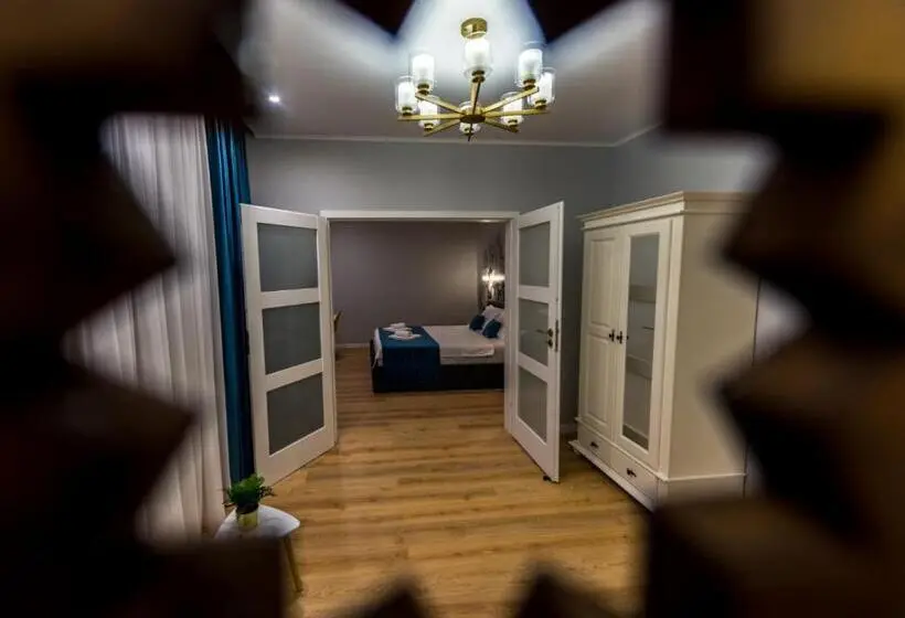 Huoneisto 1 Makuuhuone Allasnäkymä, Kaleh Boutique Villa