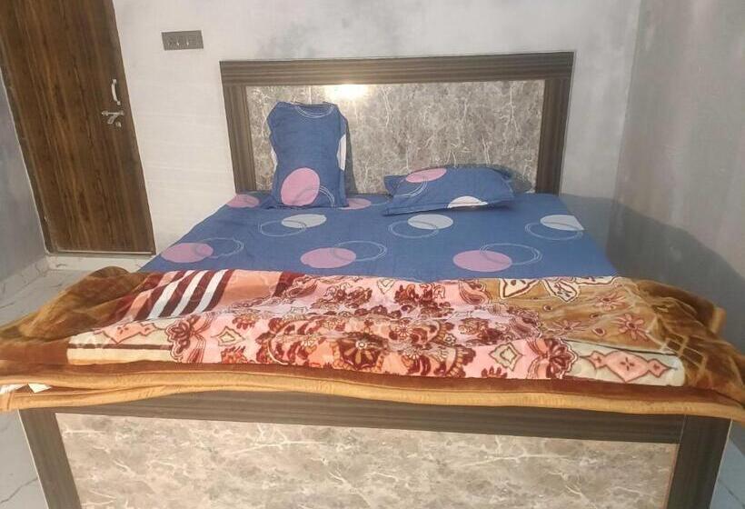 Трехместный Номер Классика, Oyo V.s. Hotel And Restaurant