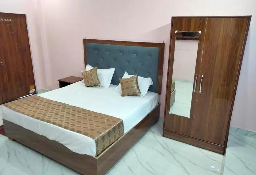 デラックスルーム, Goswami Guest House