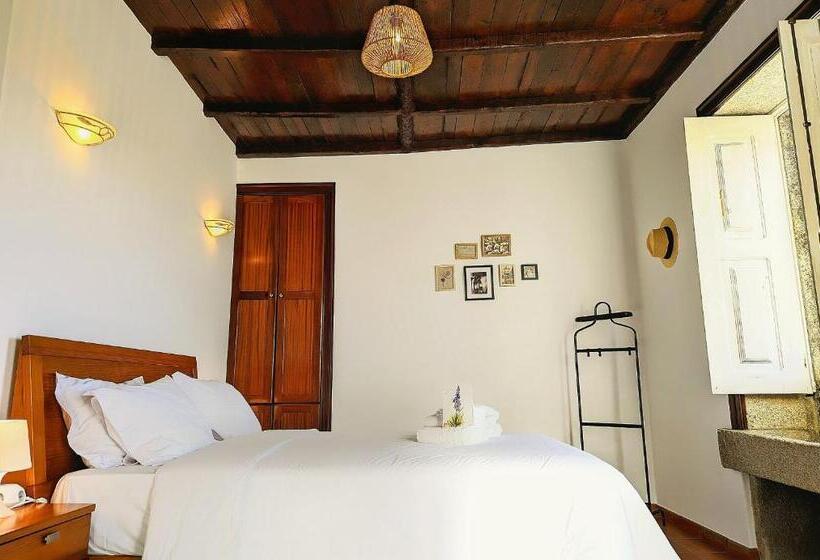 Номер Стандарт с Балконом, Torre De Santiago   Guest House
