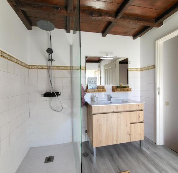 Номер Стандарт с Балконом, Torre De Santiago   Guest House