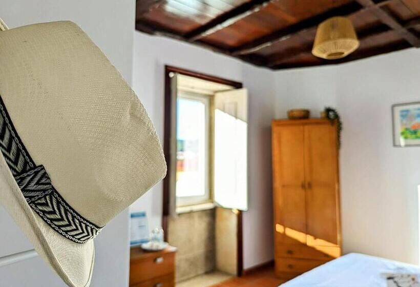 اتاق استاندارد با چشمانداز باغ, Torre De Santiago Guest House