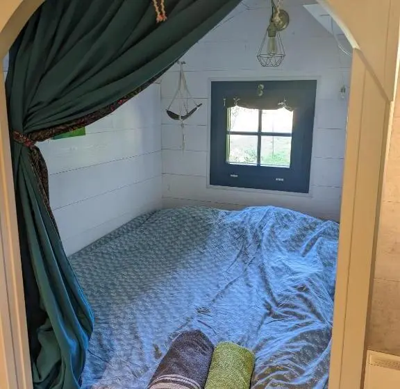 Perhehuone Vuoristonäkymä, La Roulotte Tiny House Du Mond Idéal