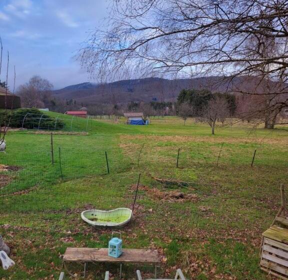 غرفة عائلية مطلّة علي الجبل, La Roulotte Tiny House Du Mond Idéal