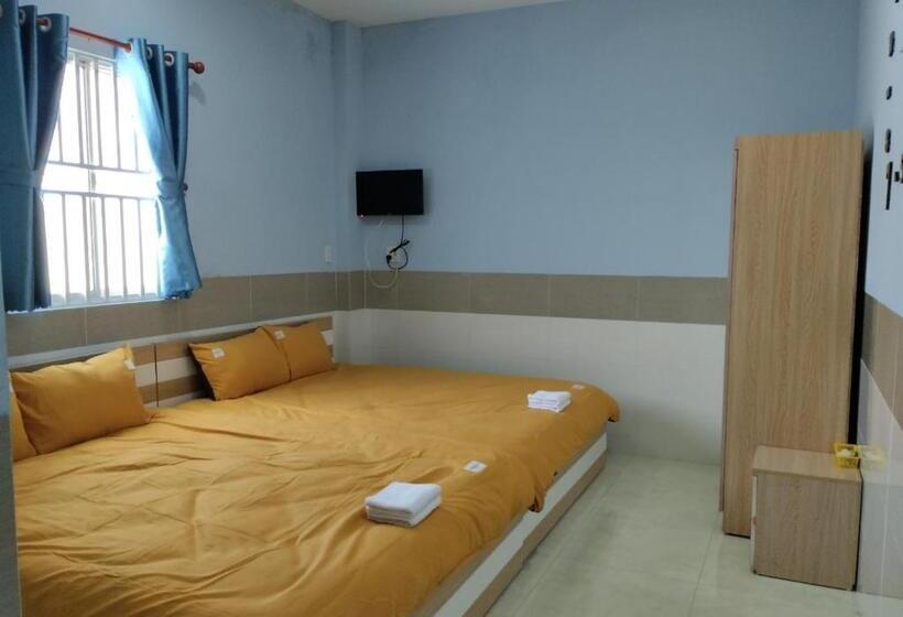 اتاق لوکس, Nhà Nghỉ Ana