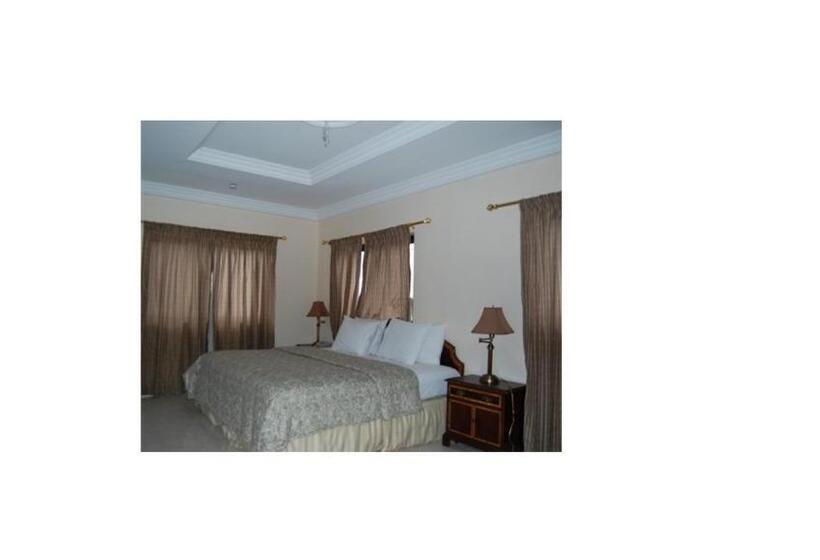 اتاق لوکس, Adonai Ltd