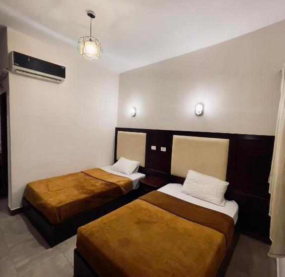 اتاق استاندارد, Black Prince Camp