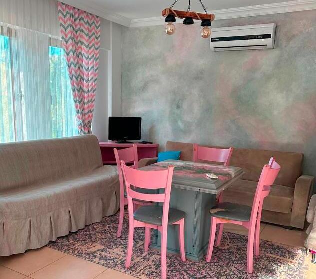 شقة غرفة واحدة مطلة على الحديقة, Mandalin Apart