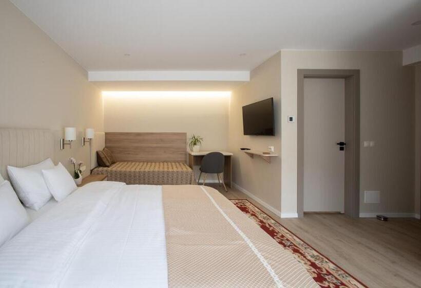 庭の見えるスタンダードトリプルルーム, Casa Encian