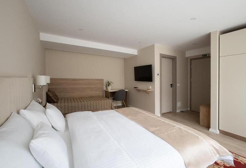 庭の見えるスタンダードトリプルルーム, Casa Encian