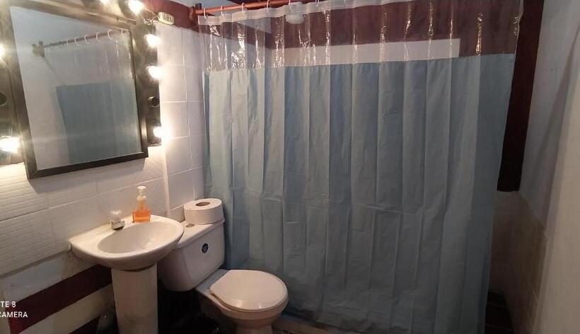 اتاق استاندارد, Karim Hostel