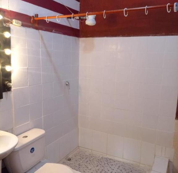 اتاق استاندارد, Karim Hostel