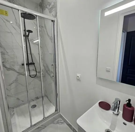 Standard-huone, Maison Spacieuse Privatisée Ou à La Chambre   Places De Parking
