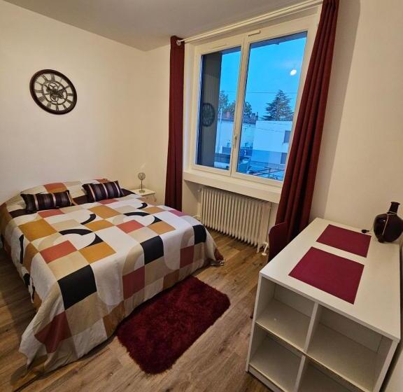 豪华房间, Maison Spacieuse Privatisée Ou à La Chambre Places De Parking