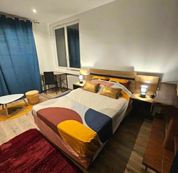 豪华房间, Maison Spacieuse Privatisée Ou à La Chambre Places De Parking