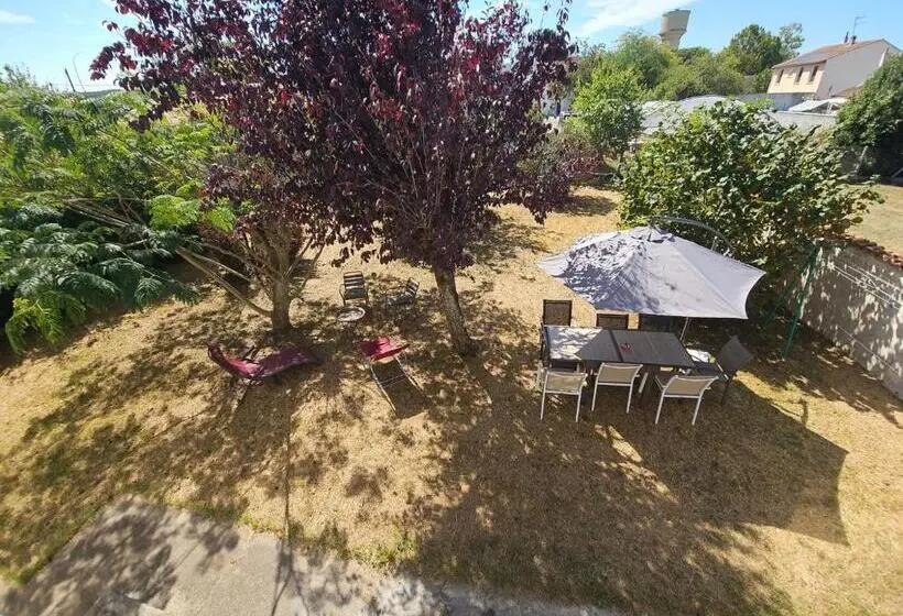 Deluxe-villa 1 Makuuhuone, Maison Spacieuse Privatisée Ou à La Chambre   Places De Parking