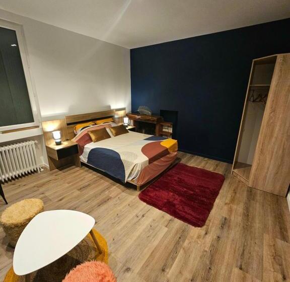 带1个卧室的豪华别墅, Maison Spacieuse Privatisée Ou à La Chambre Places De Parking