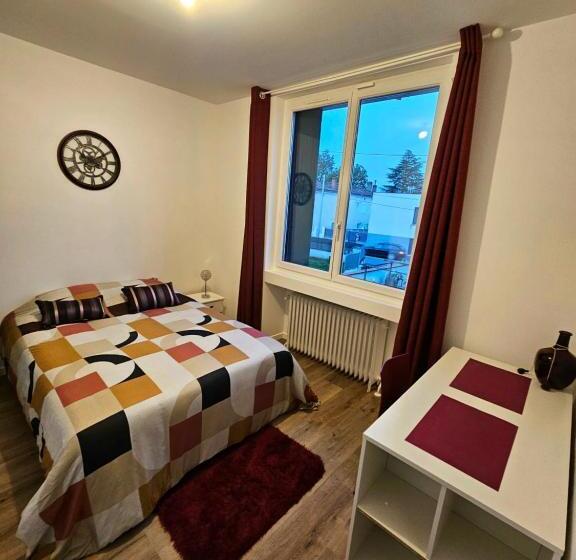 带2个卧室的别墅, Maison Spacieuse Privatisée Ou à La Chambre Places De Parking