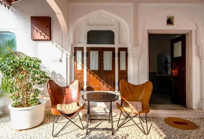 Deluxe-huone, Sum Jaipur