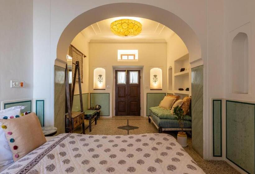 带大床的高级房间, Sum Jaipur