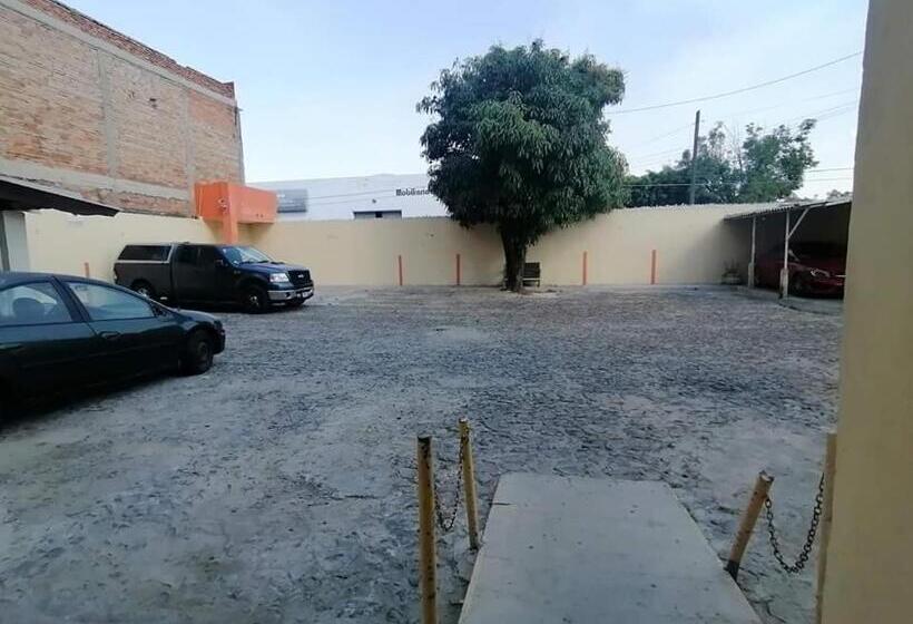 غرفة قياسية, Estación Guadalajara