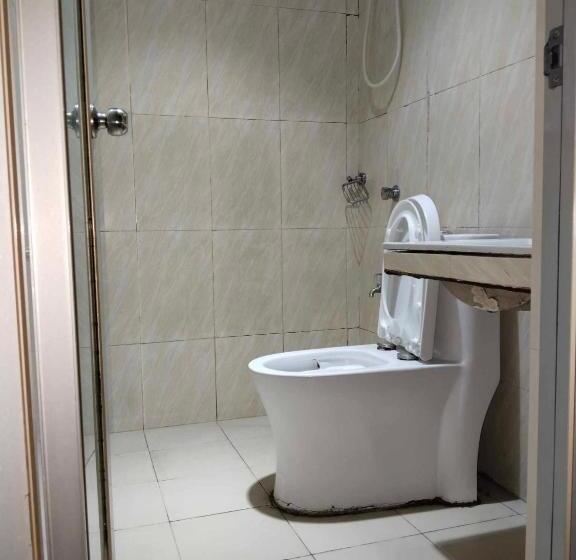 غرفة عائلية, Meaco Royal Hotel   Valenzuela