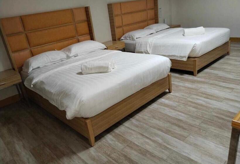 Семейный Номер, Meaco Royal Hotel   Valenzuela