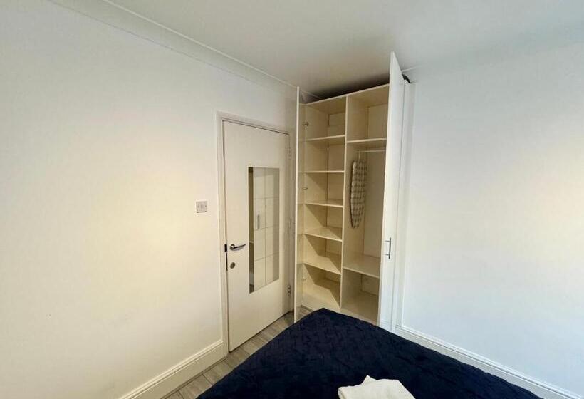 Номер Стандарт Четырехместный Совместный Санузел, Downtown Chic Private Bedrooms In King S Cross 4