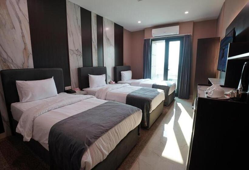 اتاق ساده سه‌ نفره, Ward Hotel Basra