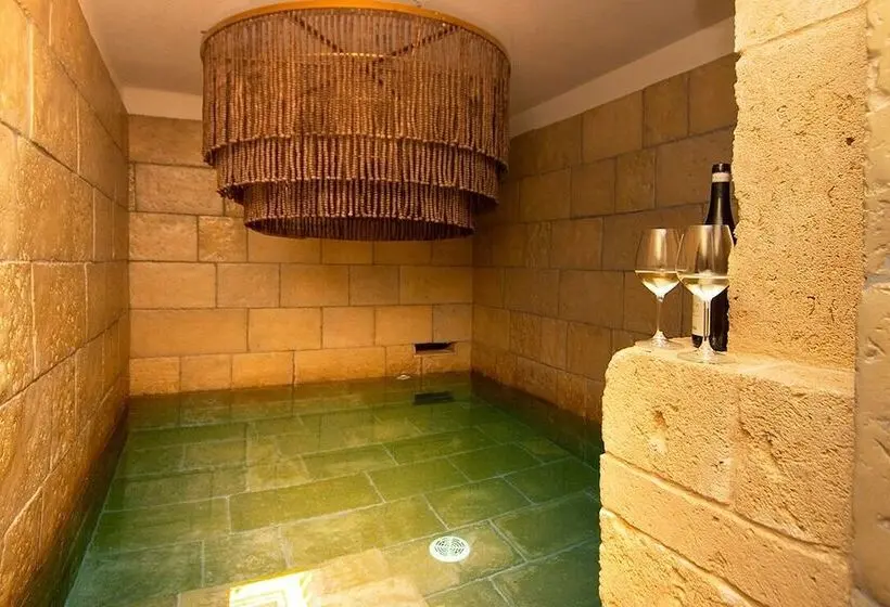 Deluxe-sviitti, Borgo Bevagna Relais