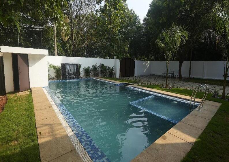 اتاق استاندارد یک تخته با بالکن, Courtyard Castle Heritage Resort