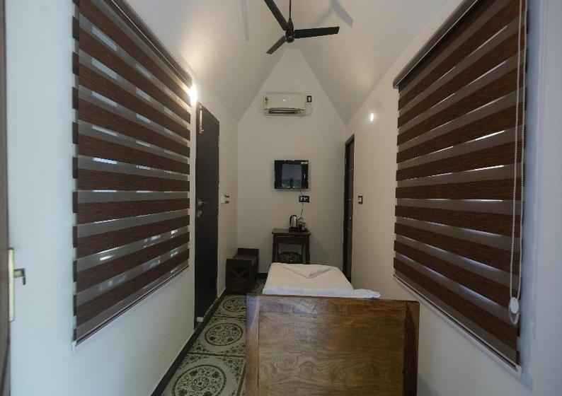 اتاق استاندارد یک تخته با بالکن, Courtyard Castle Heritage Resort