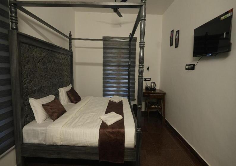 سوییت با چشم‌انداز استخر, Courtyard Castle Heritage Resort