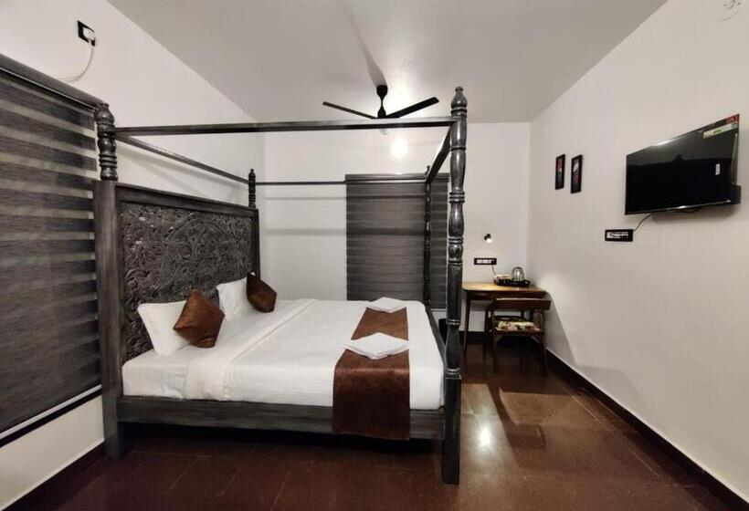 سوییت با چشم‌انداز استخر, Courtyard Castle Heritage Resort