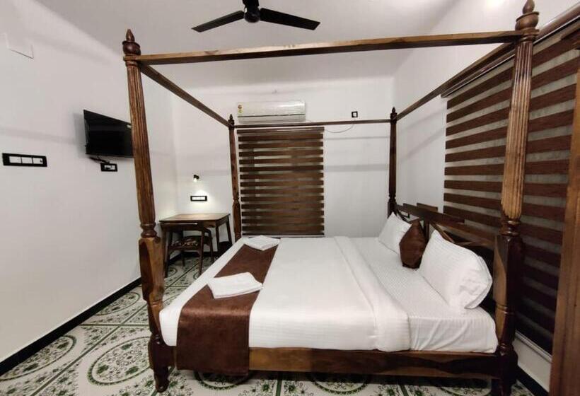 اتاق استاندارد با چشم‌انداز استخر, Courtyard Castle Heritage Resort