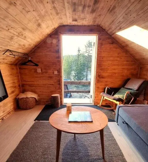 ファミリールーム, Cozy Cabin Styled Loft