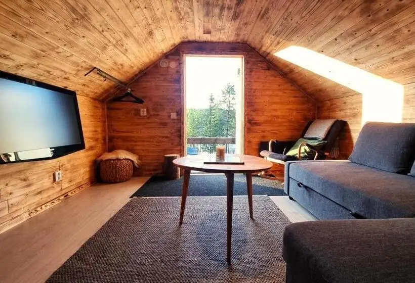 ファミリールーム, Cozy Cabin Styled Loft