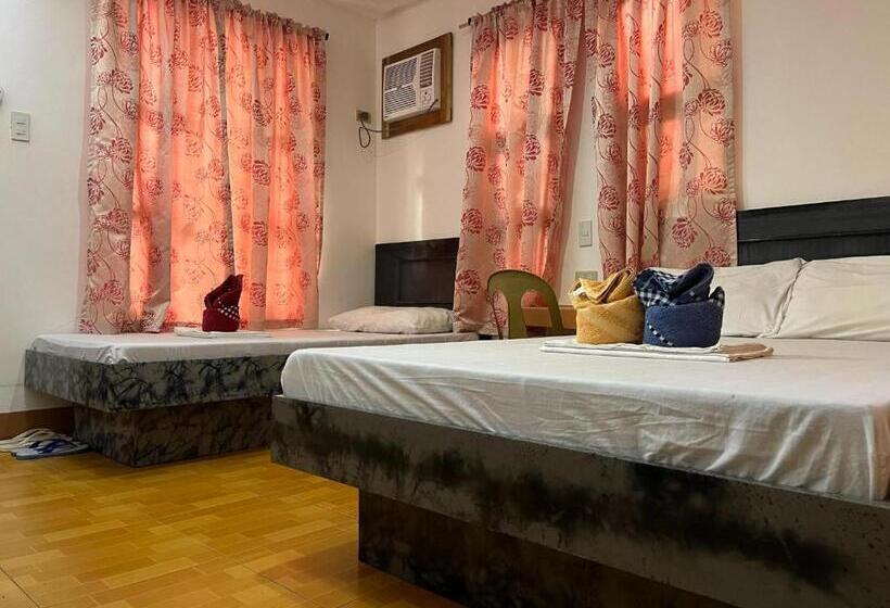 اتاق استاندارد سه نفره, Marian S Transient House