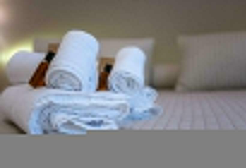 غرفة قياسية ثلاثية, B&b Cairoli