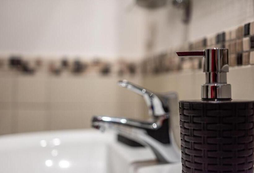 غرفة ديلوكس رباعية, B&b Cairoli