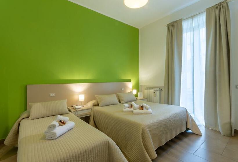 غرفة قياسية ثلاثية, B&b Cairoli